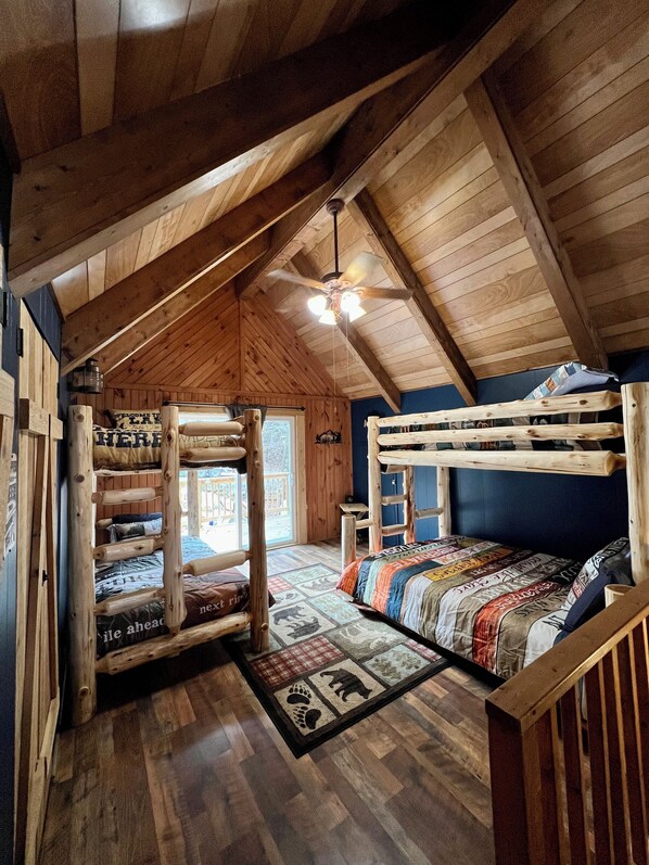 3 bedrooms, desk, iron/ironing board, WiFi