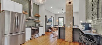 Walk to Schlitterbahn w/Firepit