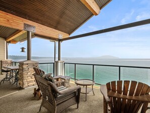 Property grounds - Lakefront w/Private Hot Tub - Seasons at Sandpoint (Sandpoint)