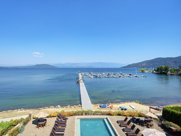 A heated pool - Lakefront w/Private Hot Tub - Seasons at Sandpoint (Sandpoint)