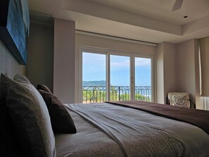 Kondo Deluks | 2 kamar tidur, seprai antialergi, selimut bulu angsa, dan brankas