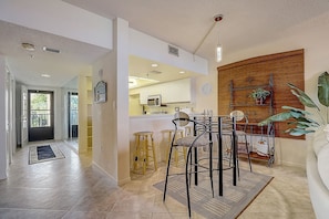 Apartment, 2 Schlafzimmer | Eigene Küche | Kühlschrank, Ofen, Wasserkocher mit Kaffee-/Teezubehör, Toaster
