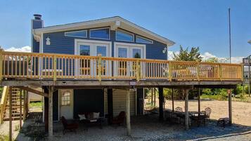 House, 4 Bedrooms | Exterior