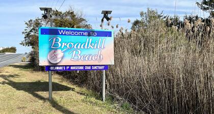 Broadkill Beach Home At Private Beach 4 Bedroom Home by Redawning