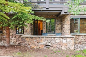 Exterior detail - Mountain Thunder Lodge 5104 Condo by RedAwning (Breckenridge)