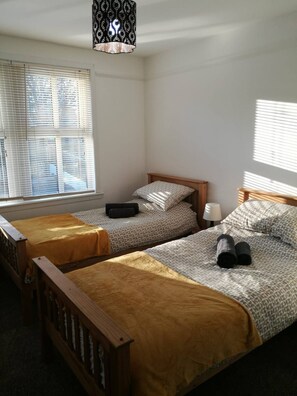 3 soverom, strykejern/-brett, wi-fi og sengetøy