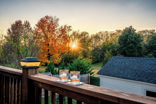 Bourbon & Derby Escape: Hot Tub, Pet Friendly Stay