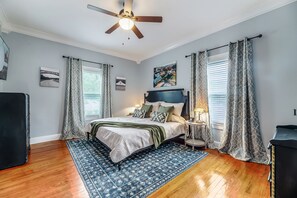 3 chambres, bureau, fer et planche à repasser, lit parapluie