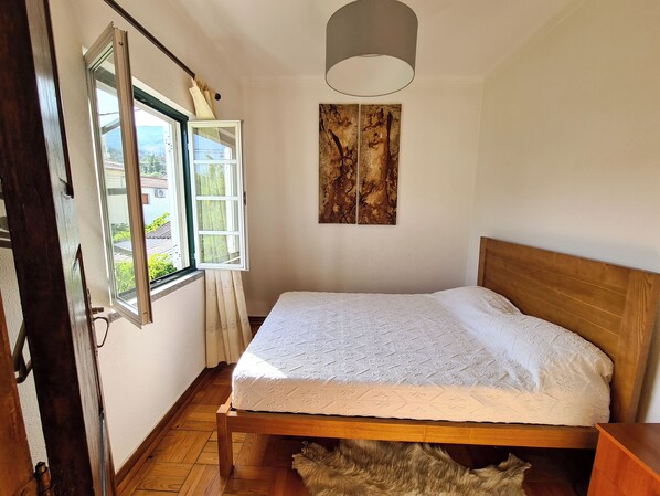 2 bedrooms, desk, iron/ironing board, travel cot