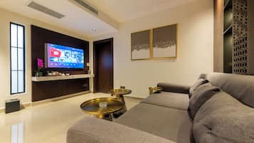 Executive Suite | Living area
