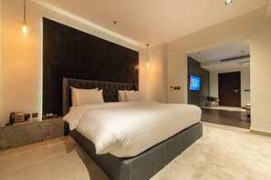 Suite – junior | Minibar, safe på rommet, strykejern/-brett og wi-fi (inkludert)