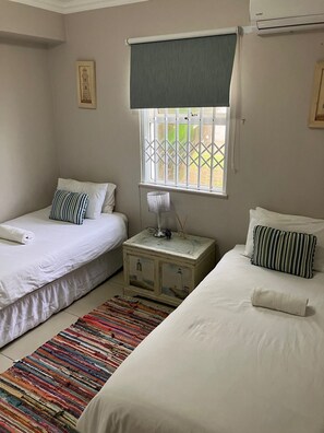 3 bedrooms, iron/ironing board, WiFi, bed sheets