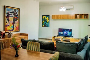 Presidential-suite - 2 soveværelser - ikke-ryger - ved pool | Opholdsområde | Tv