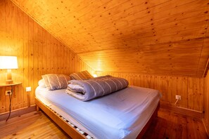 2 chambres, fer et planche Ă repasser