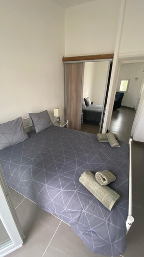 3 chambres, fer et planche à repasser, Wi-Fi gratuit