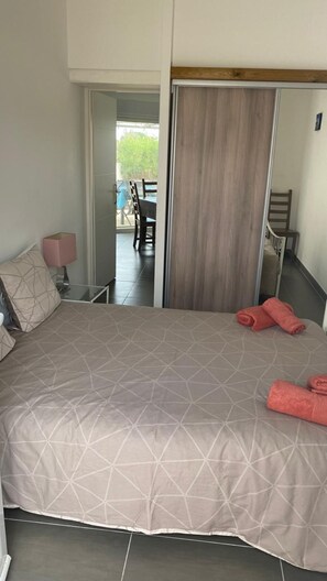 3 bedrooms, iron/ironing board, free WiFi