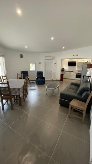 Interior - Les Saintes Maries de la Mer 3 bedroom house, air conditioning, Wifi, parking (Saintes-Maries-de-la-Mer)