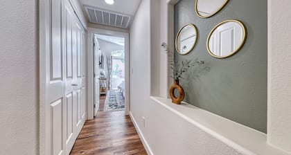 Unique 2-Bedroom Las Vegas Home in Beautiful Summerlin- 15 Minutes to Strip