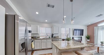 Unique 2-Bedroom Las Vegas Home in Beautiful Summerlin- 15 Minutes to Strip