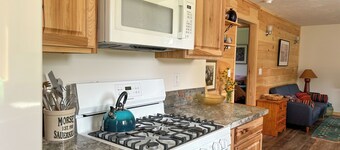 Lake Top Cottage - Midcoast Maine - New Reno - High-Speed WiFi 