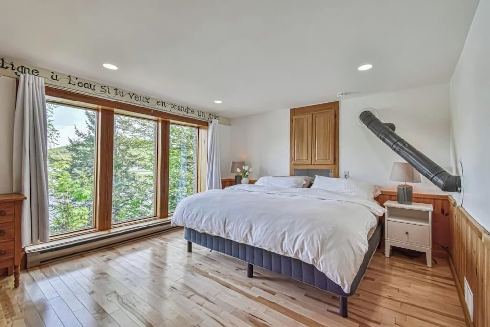 Charming waterfront cottage fully equipped! MontTremblant Vrbo