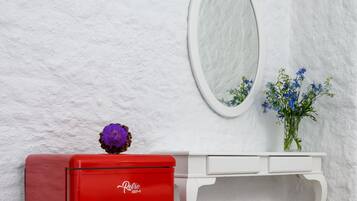 Standard Room | In-room safe, laptop workspace, blackout curtains, soundproofing