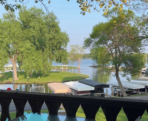 Enjoy Boji Blue Lagoon with West Lake Okoboji views, close to beach & boat ramp!