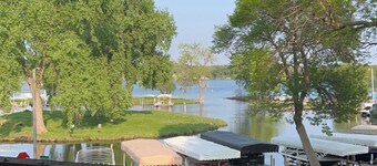 Enjoy Boji Blue Lagoon with West Lake Okoboji views, close to beach & boat ramp!