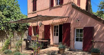 Maison de Charme Près de Bandol : Plages, Golf, Calanques