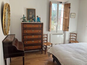 2 Schlafzimmer, Bügeleisen/Bügelbrett, Bettwäsche