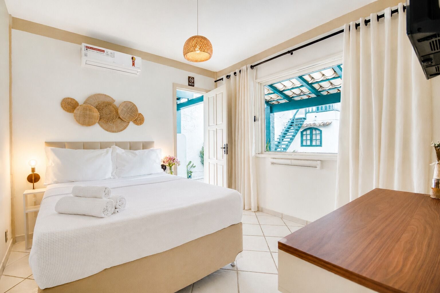 Traditionele tweepersoonskamer | Luxe beddengoed, een minibar, een kluis op de kamer