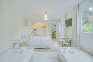 Family Room | Premium bedding, minibar, in-room safe, individually decorated - ElSi Pousada (Búzios)