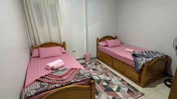 3 chambres, fer et planche Ă repasser, Wi-Fi gratuit, draps fournis