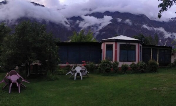 Exterior - Royal Garden Hotel (Pissan)