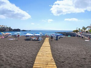 Una playa cerca