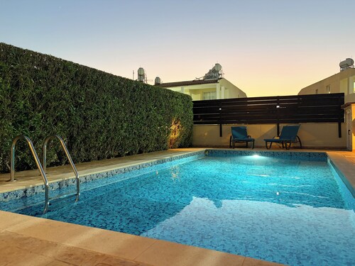 Two Bedroom Semi-detached House With Private Pool, A/c, Wifi in Kato Paphos
