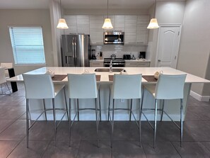 Kühlschrank, Mikrowelle, Geschirrspüler