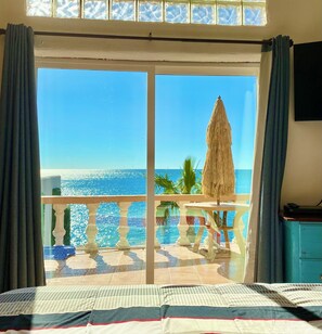 3 bedrooms, free WiFi, bed sheets - Ocean front Paradise (Bahía la Choya)