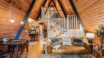 Televisión y chimenea