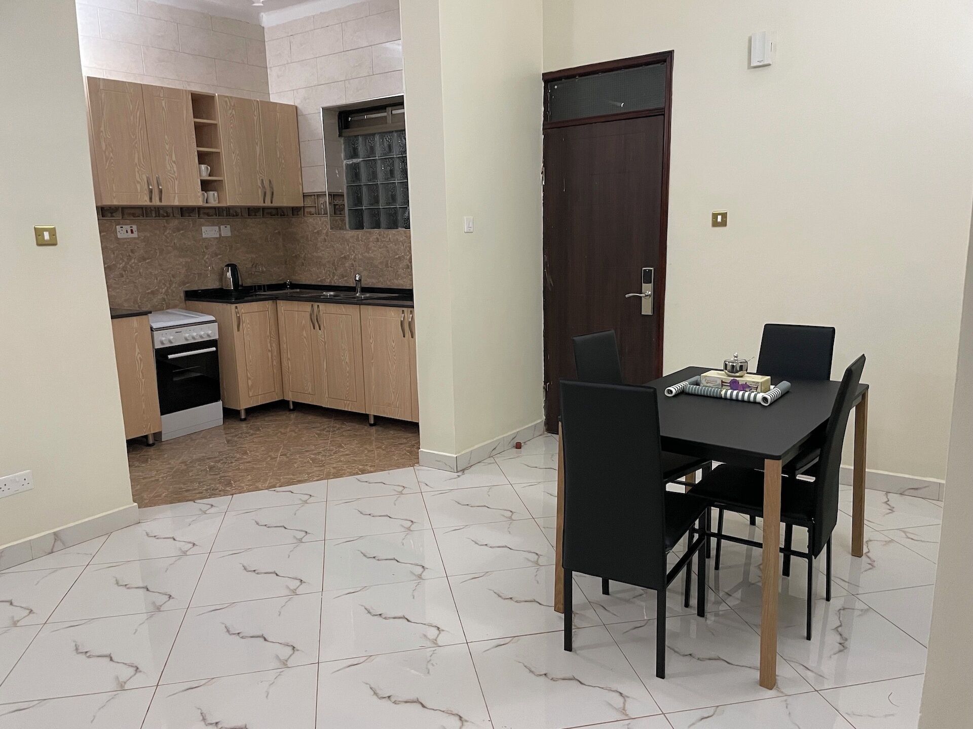 Apartamento superior | Cozinha privada | Frigobar, micro-ondas, fogão, lava-louças