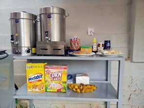 فطور أوروبي مجانًا يوميًا