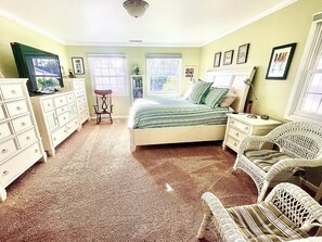 4 Schlafzimmer, Bügeleisen/Bügelbrett, Reisekinderbett, WLAN