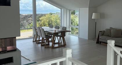 Beautiful summerhouse with magic seaview in Fiskebäckskil