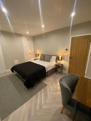 2 bedrooms, WiFi, bed sheets - Luxury 2 bed 1 bath in Central London by Graceful Apartments (London)
