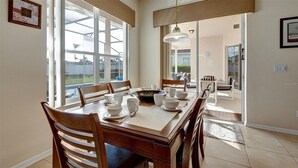 Dining - 5 BR / 4 BA Villa, Wi-fi Private South Facing Pool (Davenport)