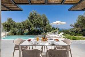 Outdoor dining - Gaia - Two Bedroom Villa, Sleeps 4 (Corfu)