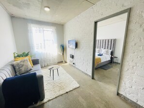 1 bedroom, in-room safe, iron/ironing board, free WiFi - Beautiful Modern Industrial apartment in the heart of Johannesburg Jozi Maboneng (Johannesburg)