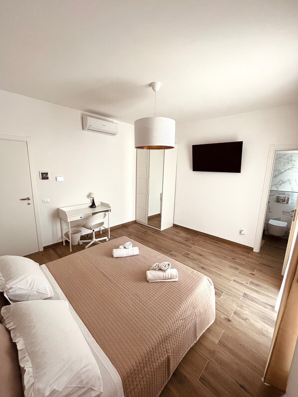 1 chambre, bureau, accès au Wi-Fi (inclus), literie fournie
