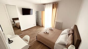 1 camera, una scrivania, Wi-Fi gratuito, lenzuola