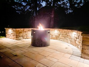 Terrace/patio - Well-Appointed South CLT Ranch - Chef's Kitchen/King En Suite/Gas Fire Pit (Charlotte)